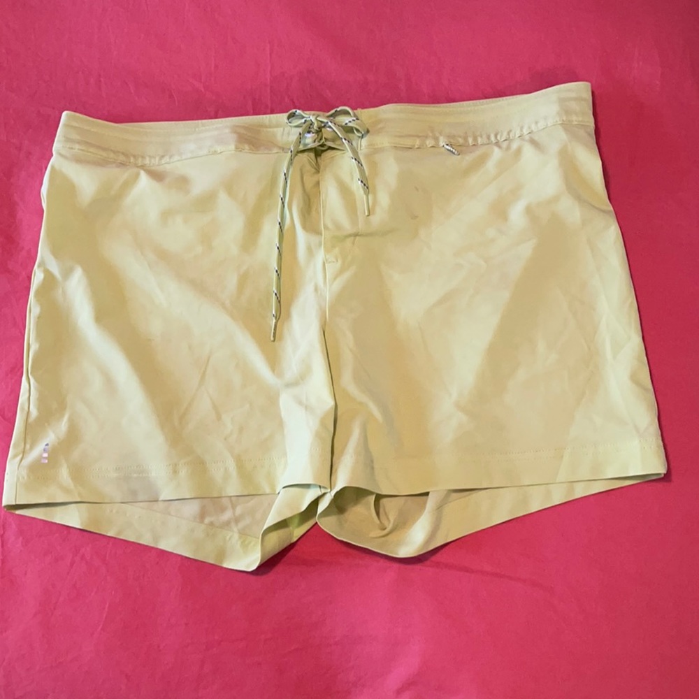Women’s board shorts
